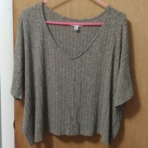 American Eagle vneck top
